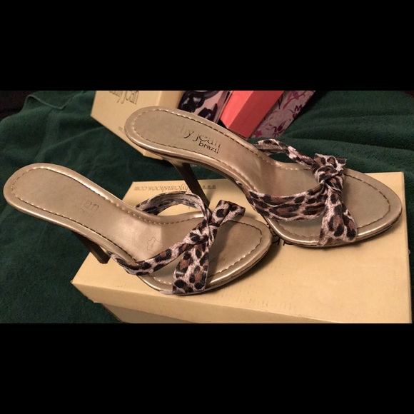 🚫🚫SOLD -- Cathy Jean Cheetah Heels. - Picture 3 of 3