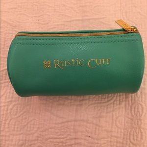 Rustic Cuff Traveler Case