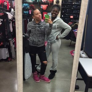 Meet your Posher, Janaya