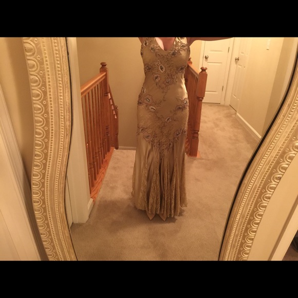 Dress - Picture 1 of 4