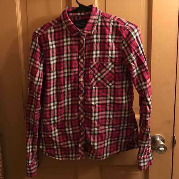 American Eagle pink and white flannel