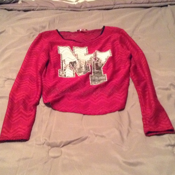 Trendy burgundy mesh top with NY logo