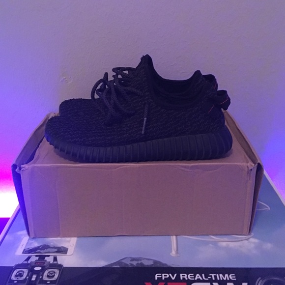 Yeezy 350"pirate blacks"