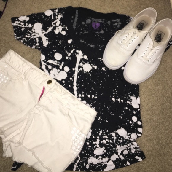VINTAGE PAINT SPLATTER V NECK