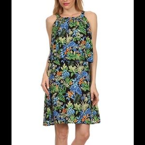 SIZE LARGE SEXY BOLD PRINT DRESS