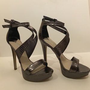 Nine West - 6.5 - Pewter Strappy Platform Heel