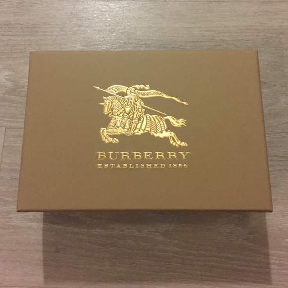 Burberry gift box