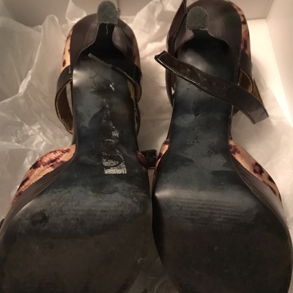 Guess Cheetah Mary Jane Heels - Picture 3 of 4