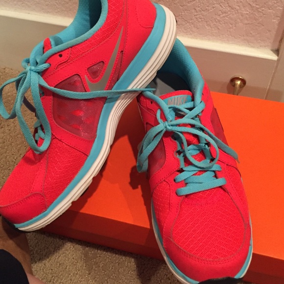 Nike Women's Dual Fusion ST3