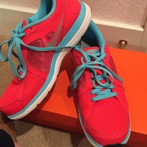 Nike Women's Dual Fusion ST3