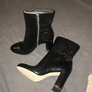 MICHAEL KORS DOLORES RUCHED LEATHER BOOTIE