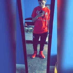 Meet your Posher, Alexis