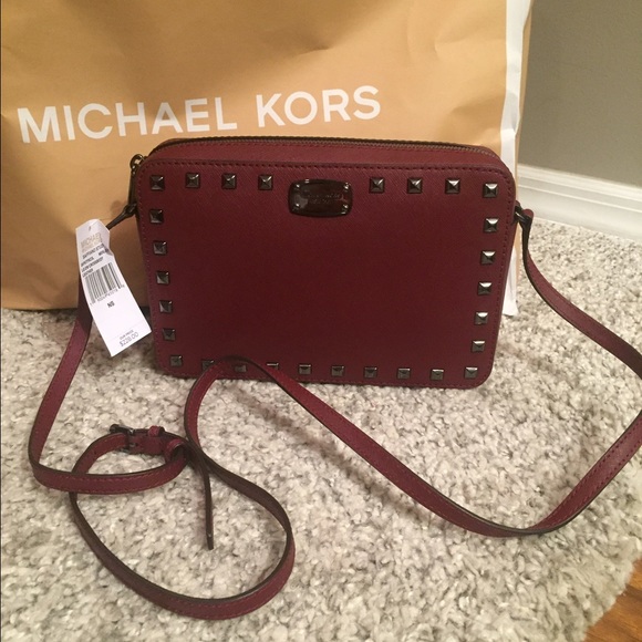 Michael Kors Handbags - 👜Michael Kors Lg Studded Crossbody Bag👜