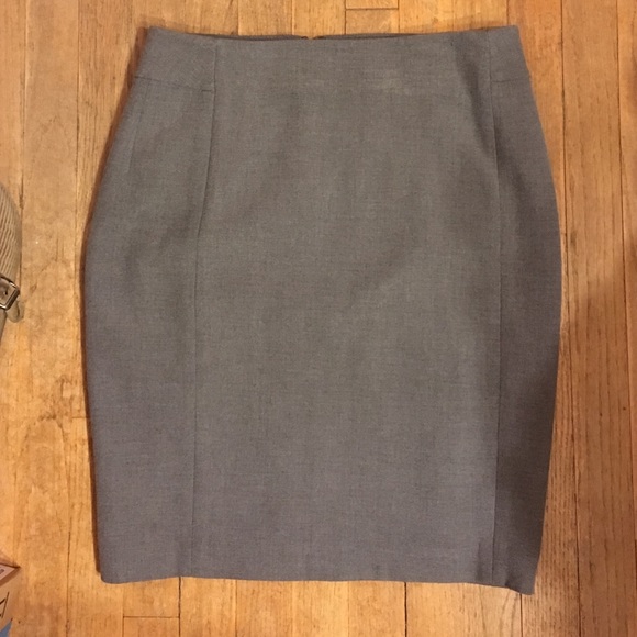 Loft gray pencil skirt - size 8