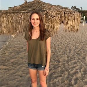 Meet your Posher, Marissa