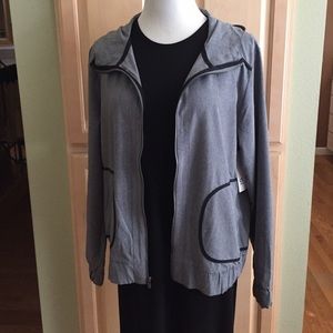 Super cute grey jacket 💐😎