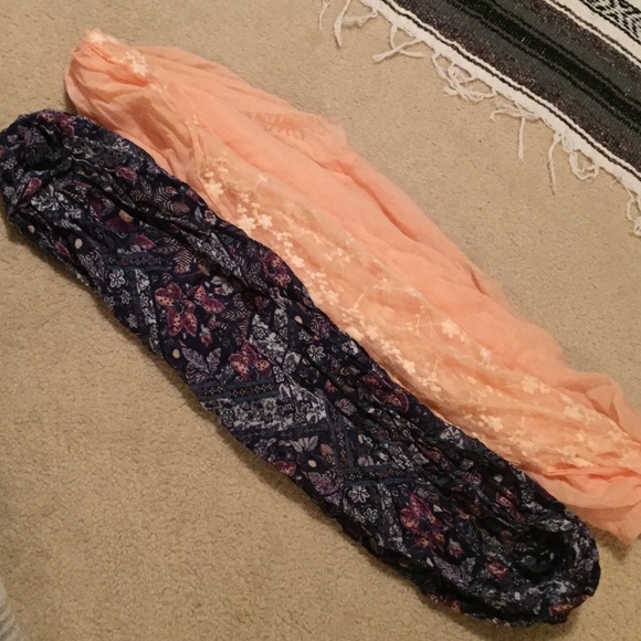 Two infinity loop scarves - Picture 2 of 2