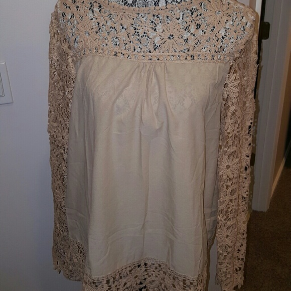 Taupe Size L eyelet lace top/sleeves boutique top