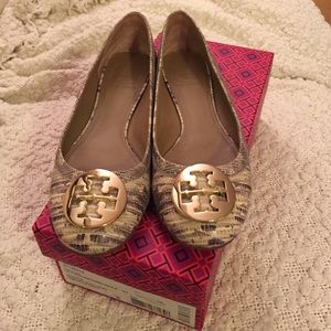 Tory Burch Reva Flats in lizard print/gold Size 8