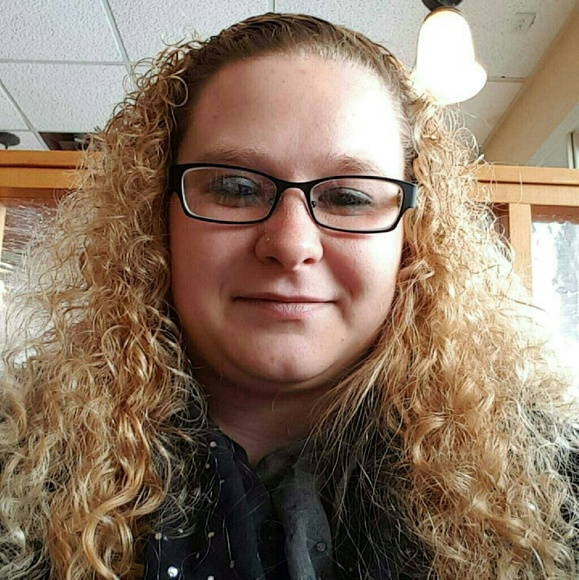 Meet your Posher, Tricia - Picture 1 of 1