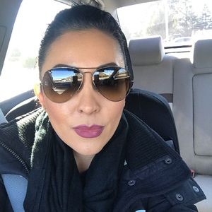 Meet your Posher, Carolina