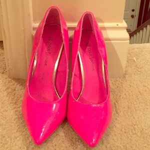 Hot Pink Pointed Toe Diva Lounge Heels