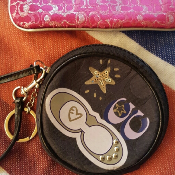 Wristlet very nice