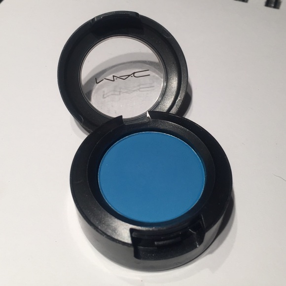 MAC Eyeshadow in Zingy
