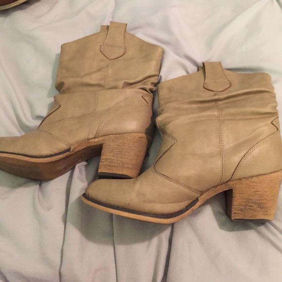 Mini western style boots