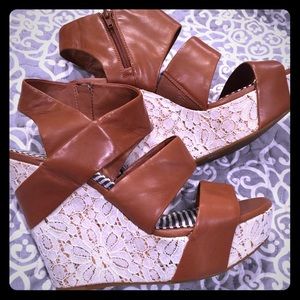 Brown and lace Gianni Bini wedges