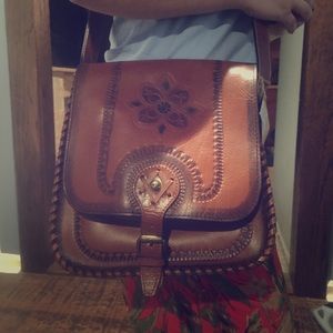 Barletta Saddlebag - Painted Tooling
Patricia Nash