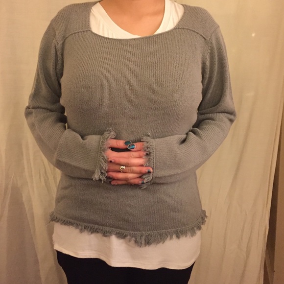 Gray scoop neck sweater, fringed sleeves and hem