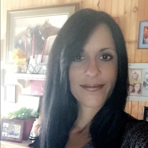 Meet your Posher, Leslie