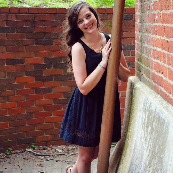 Meet your Posher, Caitlin