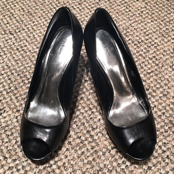 FREE- with purchase!!! Black peep toe heels 👠