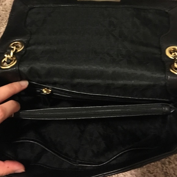 SLOAN LARGE QUILTED-LEATHER SHOULDER BAG - Picture 7 of 8
