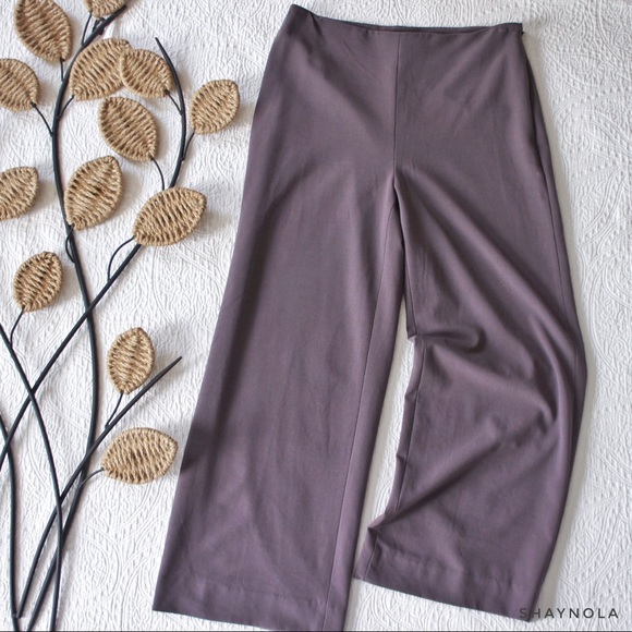 Urban Outfitters Pants - Annabel Cropped Trouser