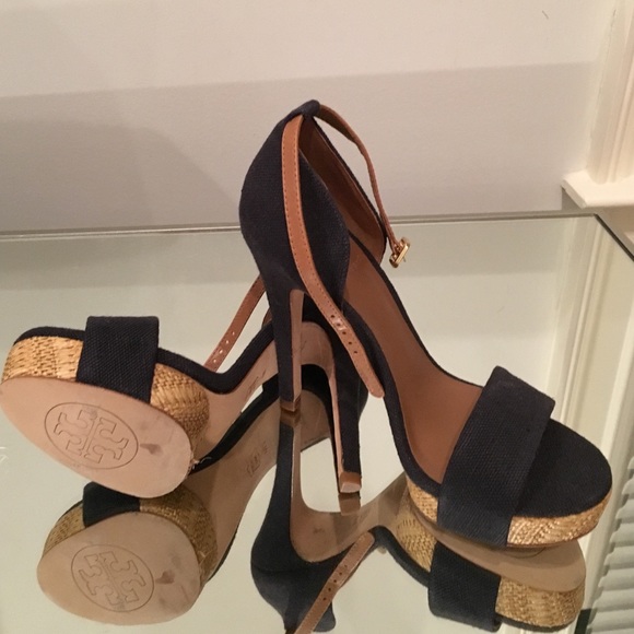Tory Burch Navy stiletto size 7 - Picture 2 of 8