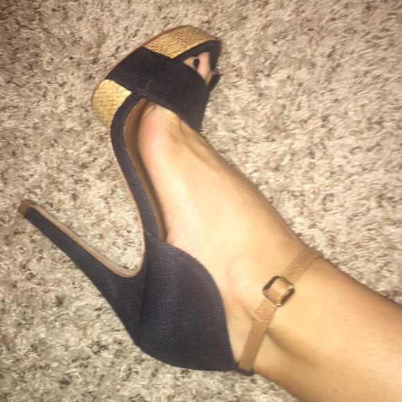 Tory Burch Navy stiletto size 7 - Picture 5 of 8