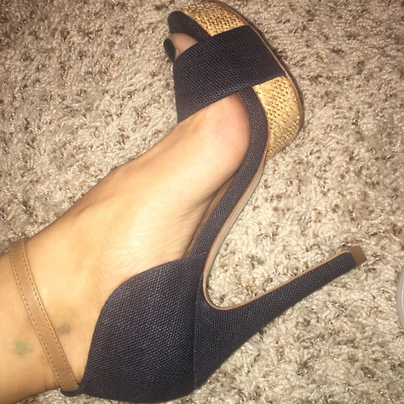 Tory Burch Navy stiletto size 7 - Picture 7 of 8