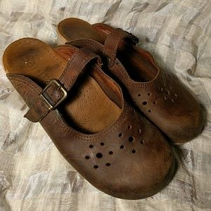Brown Leather Sanita Danish Clogs Euro size 40.