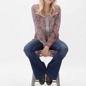 Gimmicks by Buckle Top