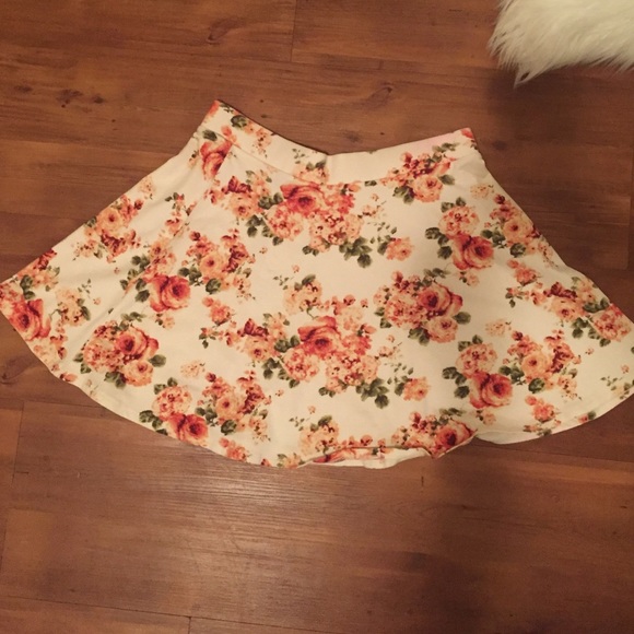 Women's skater skirt with floral print