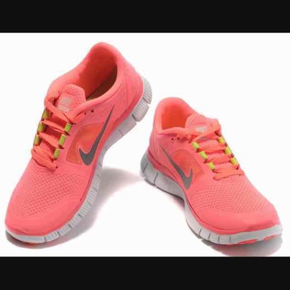 ⛔️SOLD⛔️ Nike Women's Free Run Coral 5.0 sz 6.5