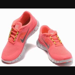 ⛔️SOLD⛔️ Nike Women's Free Run Coral 5.0 sz 6.5