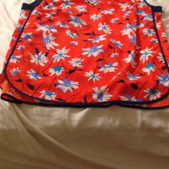 Flower top - Picture 2 of 3