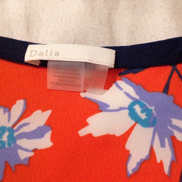 Flower top - Picture 3 of 3