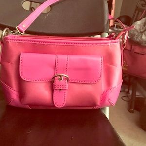 🎉SALE🎉Pink cross body purse 👛