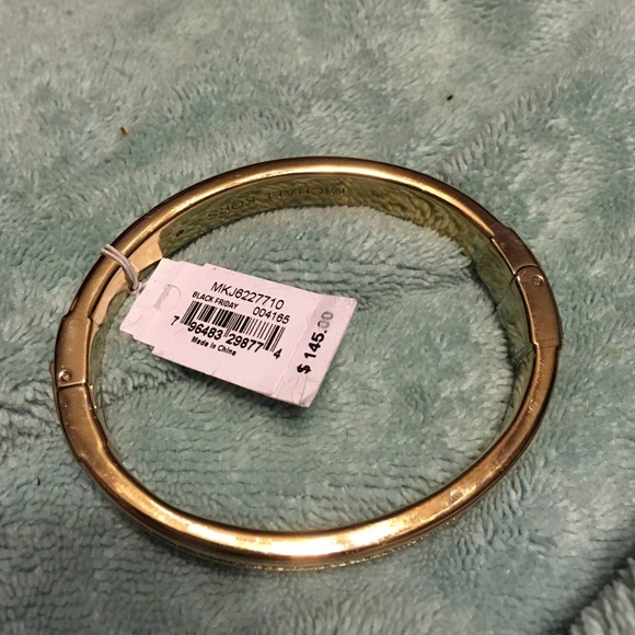 Gold Michael Kors bracelet - Picture 3 of 5