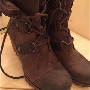 Sorel Joan of Arctic mid-height boot